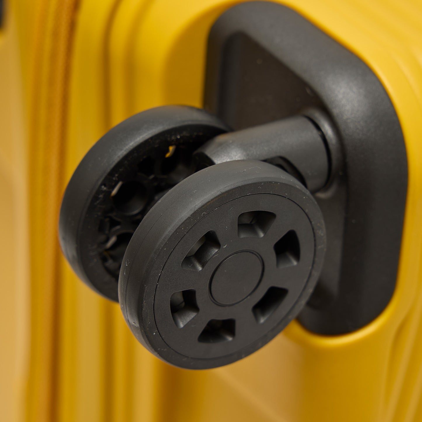 Hush Puppies yellow 28 inch checked in suitcase, model 69-4036 hardcase luggage